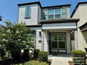 Building Photo - 3303 Hummingbird Ct