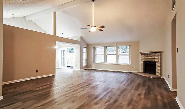 Foto del edificio - 2627 S Brompton Dr