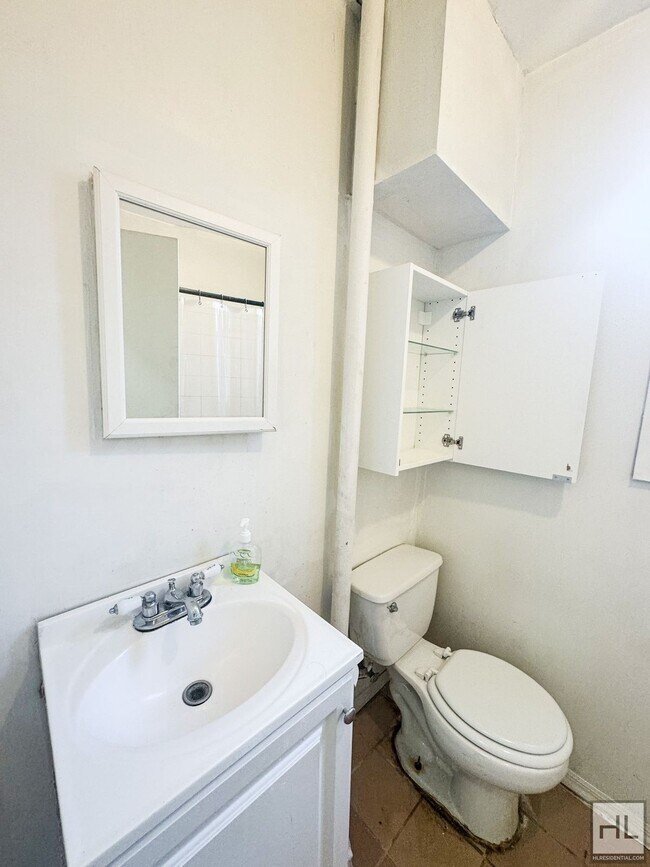 Building Photo - 14th St