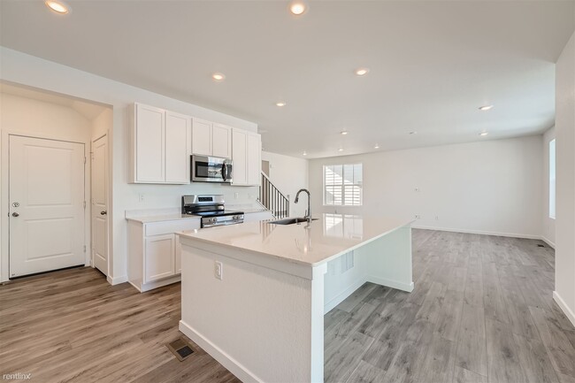 Building Photo - 4 br, 2.5 bath House - 24491 East Atlantic Dr