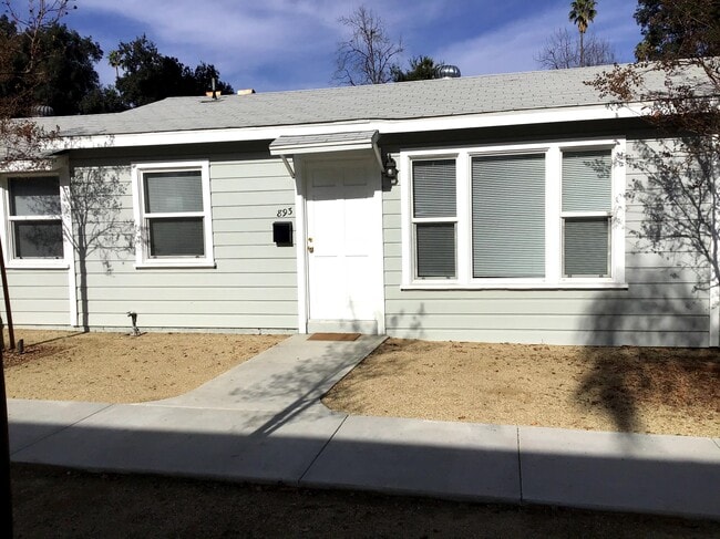Front - 893 N Oakland Ave