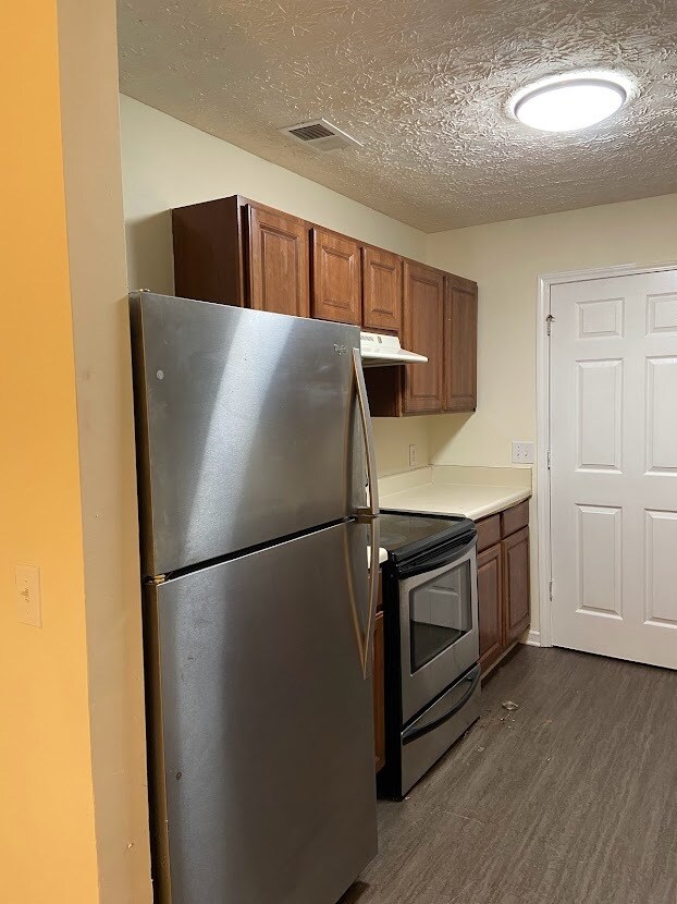 Foto del edificio - 6103 Waldrop Pl