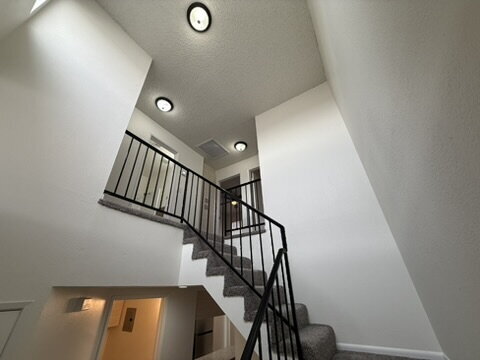 Foto del edificio - 3 bed 2 bath with garage
