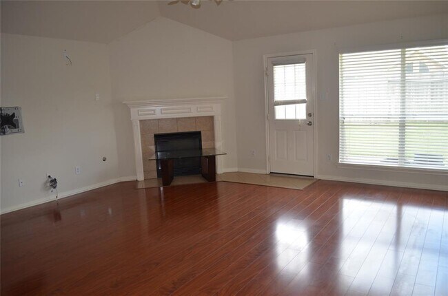 Foto del edificio - 6719 Emerald Shire Ln