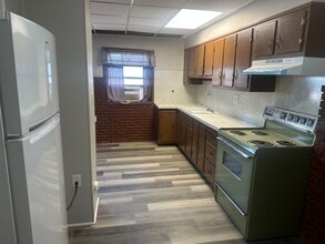 Building Photo - 831 Mifflin St