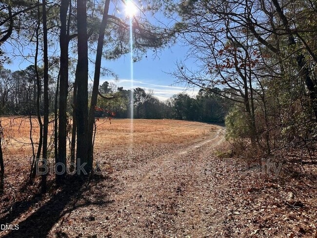 Building Photo - 2888 Zacks Mill Rd