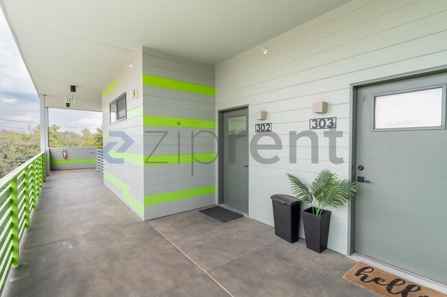 Building Photo - Unit 302
