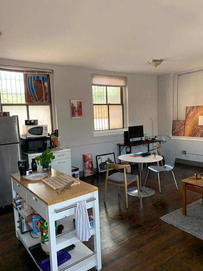 Foto del edificio - 2734 W North Ave