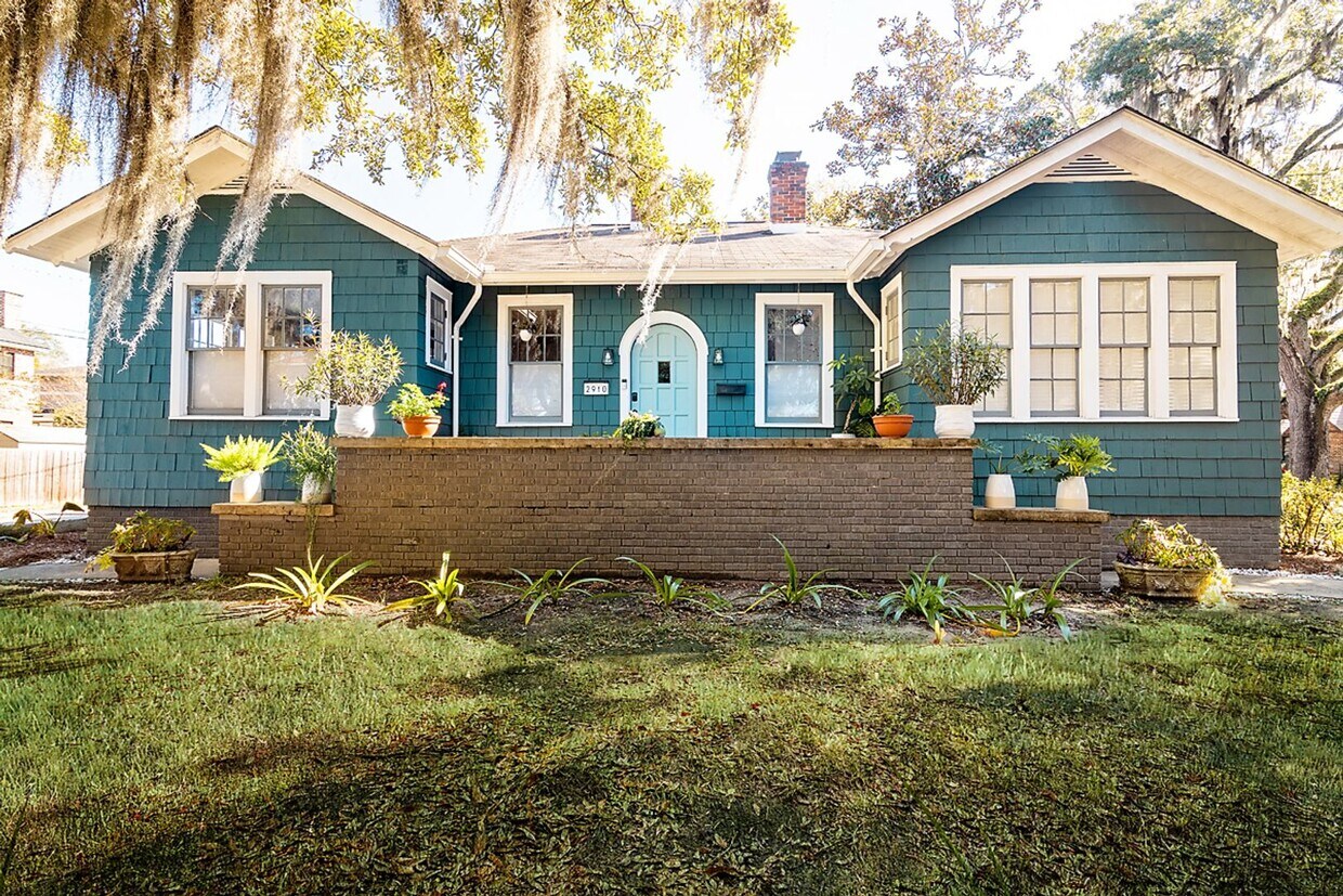 Primary Photo - Bull St Bungalow