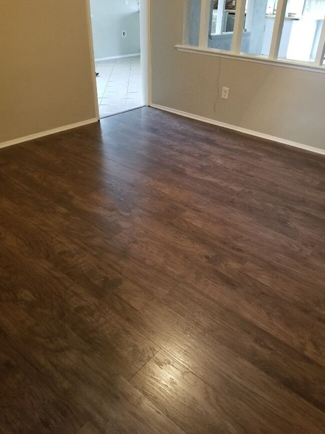 Building Photo - 8002 Knightwood Forest Dr