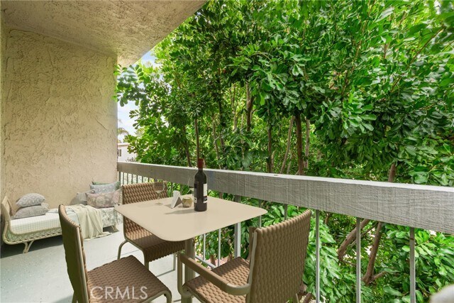 Foto del edificio - 5055 Coldwater Canyon Ave
