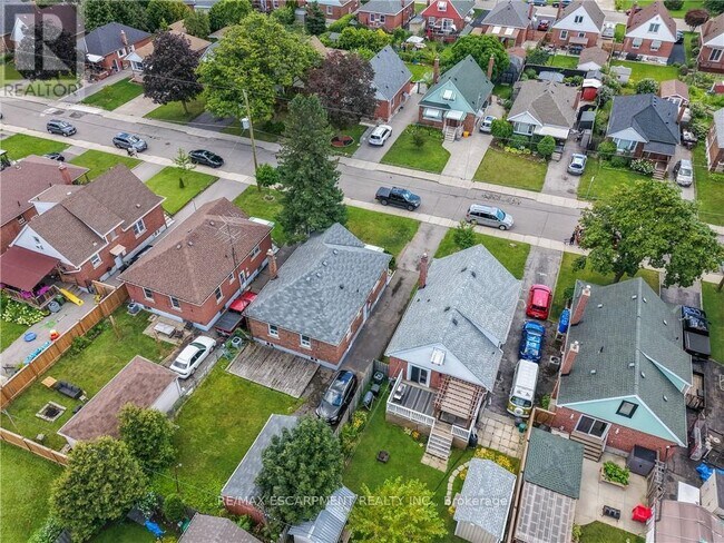 Photo du bâtiment - 150 Beland Ave S