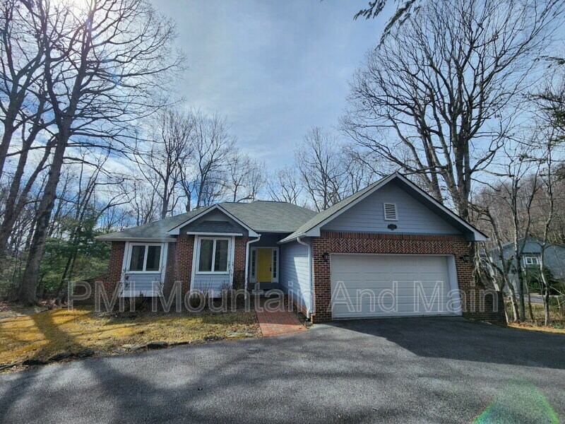 Primary Photo - 4000 Laurel Park Hwy