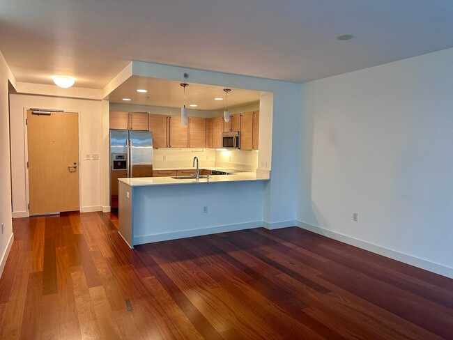 Photo - Modern 1 Bedroom Condo in SOMA!