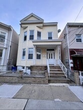 Building Photo - 551 57th St