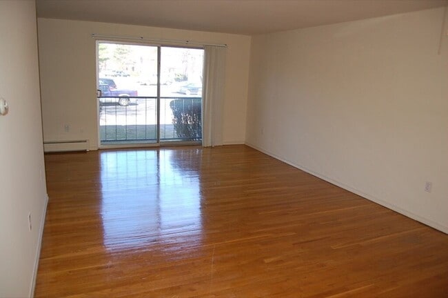 Building Photo - Farmington Studio