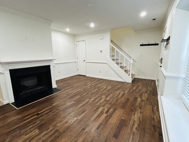 Building Photo - 5607 Gates Landing Rd