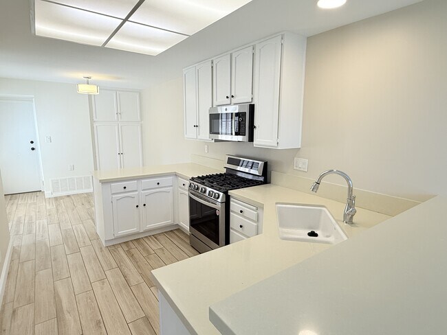 Foto del edificio - 3628 Voyager Cir