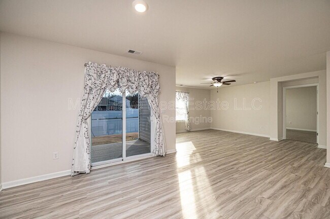 Foto del edificio - 2452 Goose Fair Rd