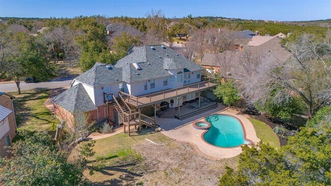 Building Photo - 9288 Scenic Bluff Dr