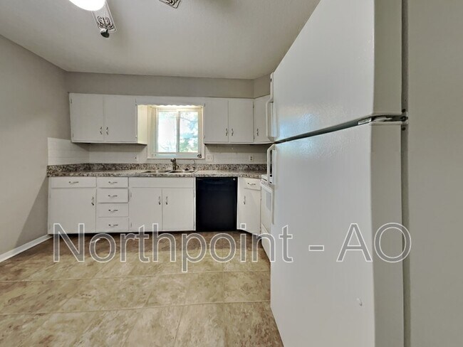 Building Photo - 1507 Westwood Dr