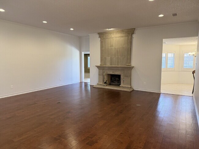 Foto del edificio - Top-Tier Luxury Living at 98th & Quaker | Kings Gate