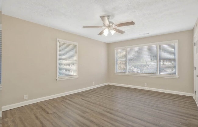 Photo - 1972 Glendale Dr House