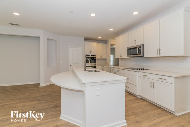 Building Photo - 3614 Oglebay Dr