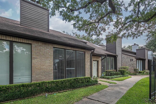 Building Photo - 2601 S Braeswood Blvd