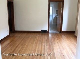 Building Photo - 3 br, 1 bath House - 220 156th Pl.