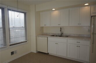 Building Photo - 663 French Rd