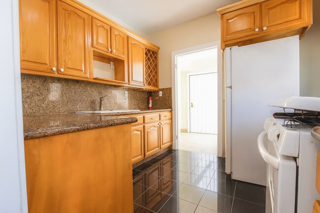 Foto del edificio - 3109 S Catalina St