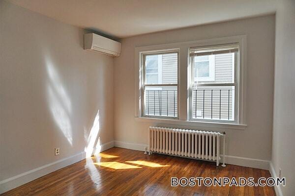 Building Photo - 95 Adams St