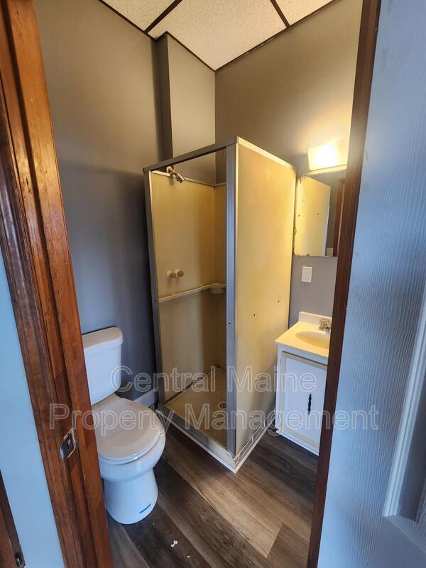 Building Photo - 108 Sabattus St