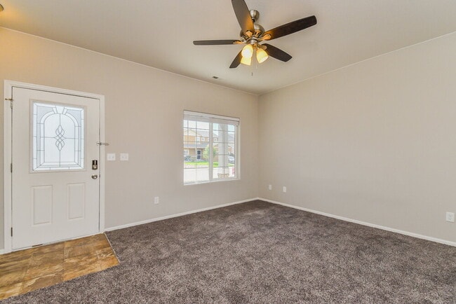 Building Photo - 9735 Desert Lily Cir