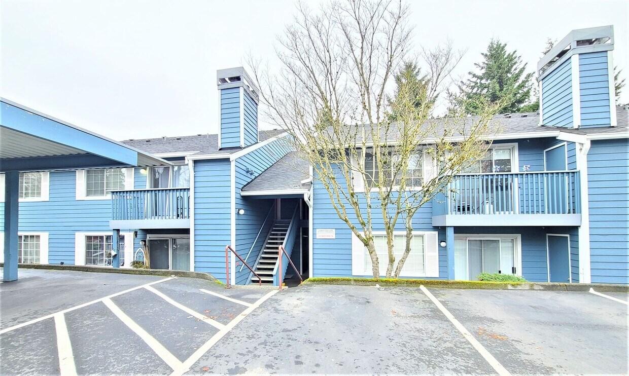 Foto principal - Lynnwood 3 Bed/2 Bath with Fireplace