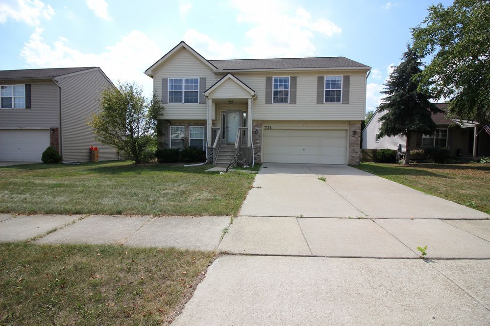 Primary Photo - Ypsilanti Township Home