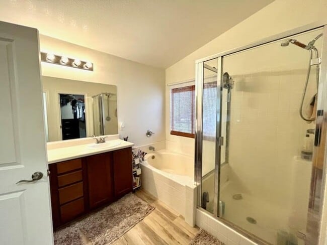 Building Photo - Great 2-story home with Bed and Bath down ...