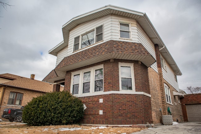 Building Photo - 2336 W 122nd St