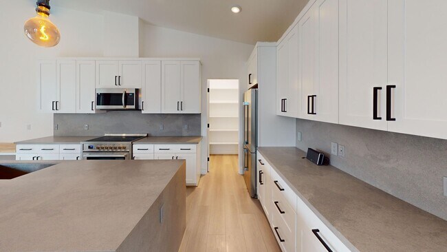 Foto del edificio - Newly Constructed Modern 3BR Kerry Ranch Home with Private Yard & Solar