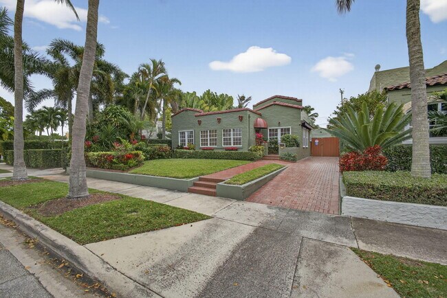 Foto del edificio - 616 Upland Rd