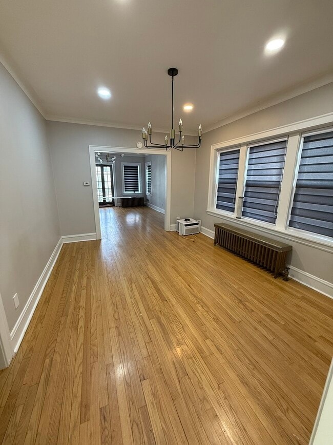 Foto del edificio - 2230 N Mulligan Ave