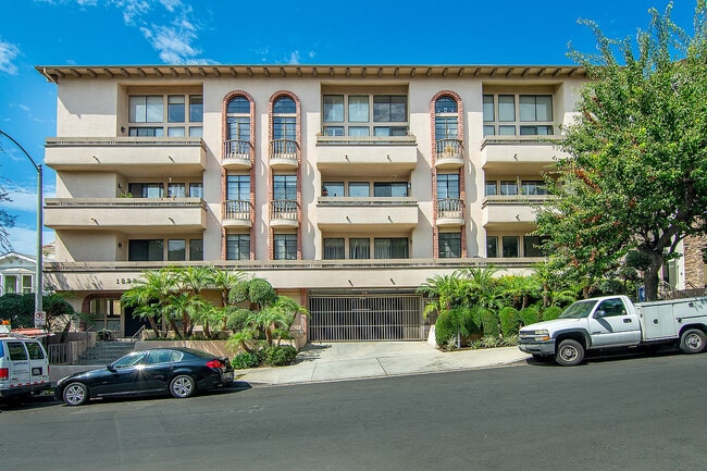 Building Photo - 1833 Fairburn Ave
