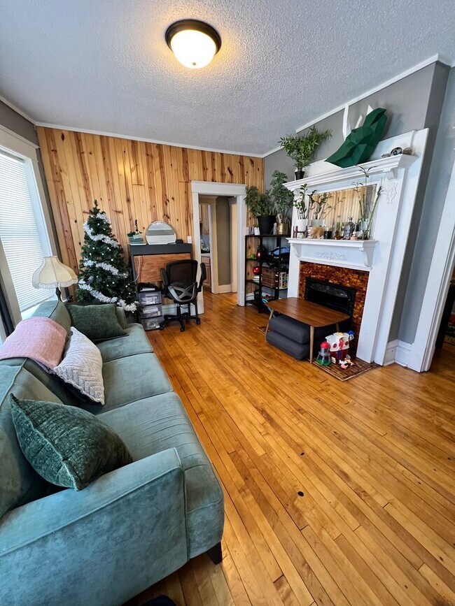 Foto del edificio - 922 E 5th St