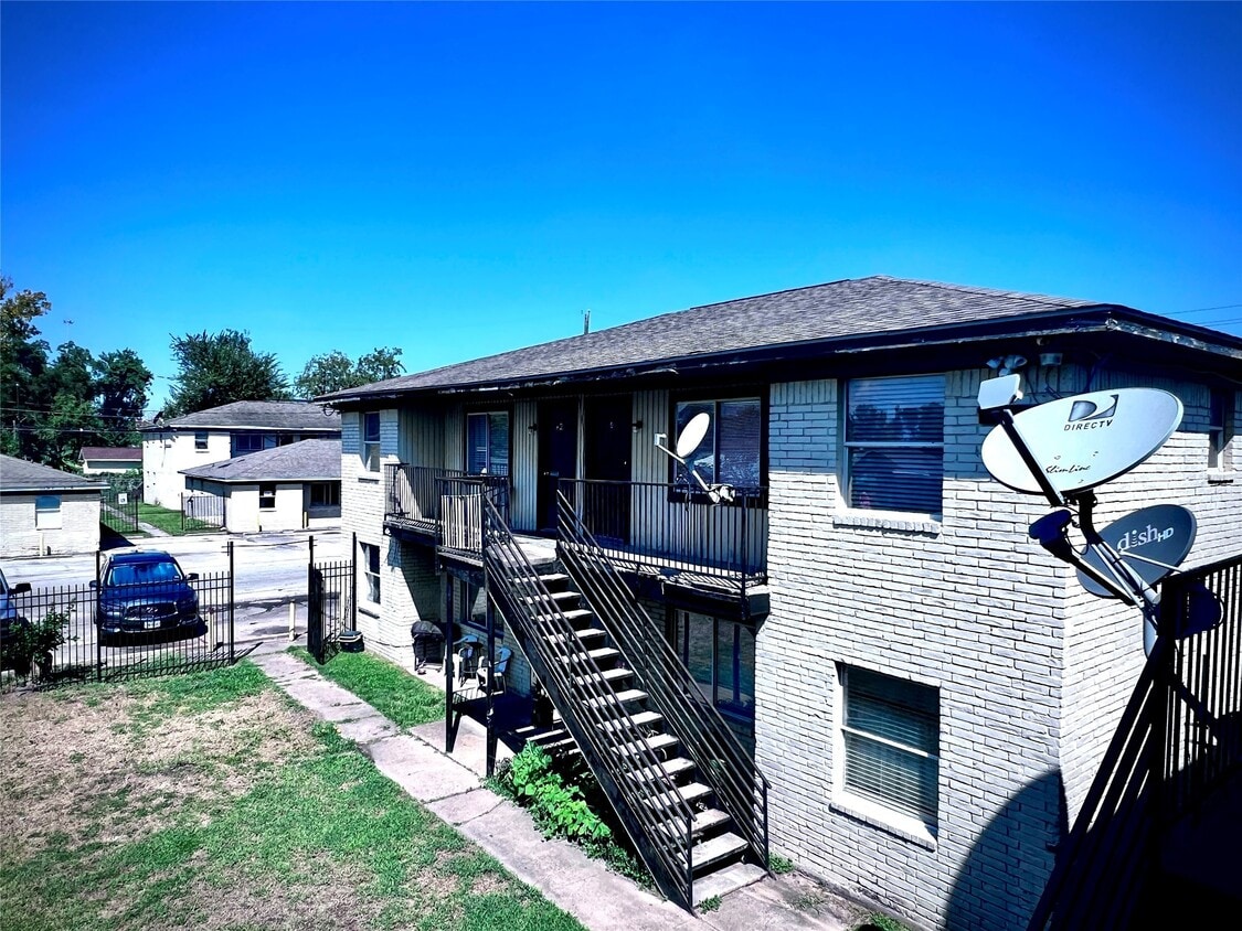 Primary Photo - 6802 Sayers St