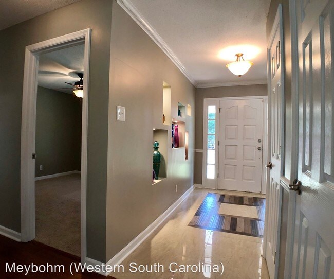 Building Photo - 3 br, 2 bath House - 15 Farrington Way