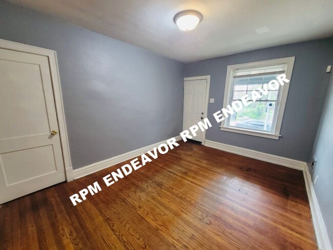 Foto del edificio - 4815 Anderson Ave