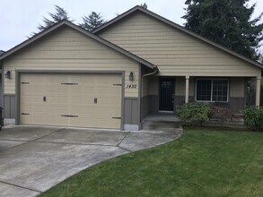 Building Photo - 1430 Hammock St