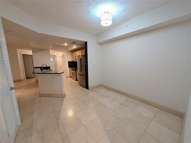 Building Photo - 5001 Baraldi Cir
