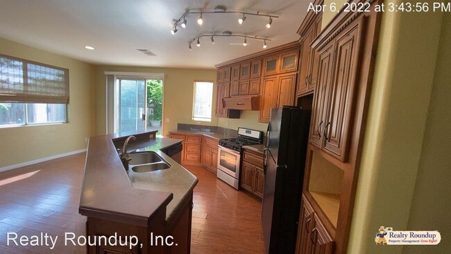 Foto del edificio - 3 br, 2 bath House - 8298 Fanning Way